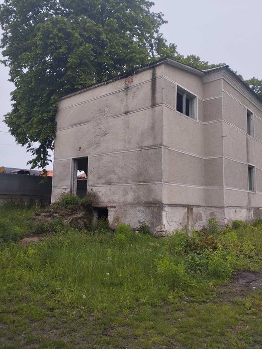 Нежитлова будівля 375,2 м2, Снігурівка, вул. Центральна, 12
