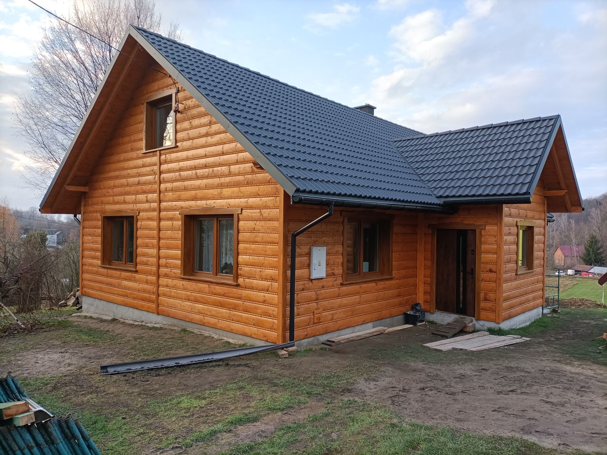 Renowacja starych domów drewnianych oraz budowa nowych domów