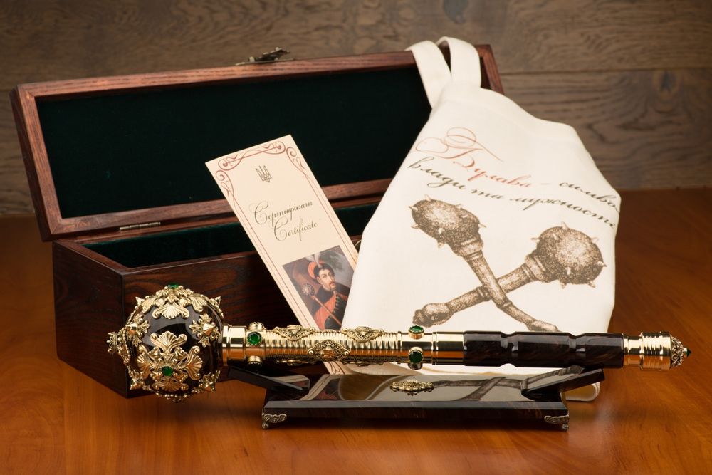 Булави ручної роботи.