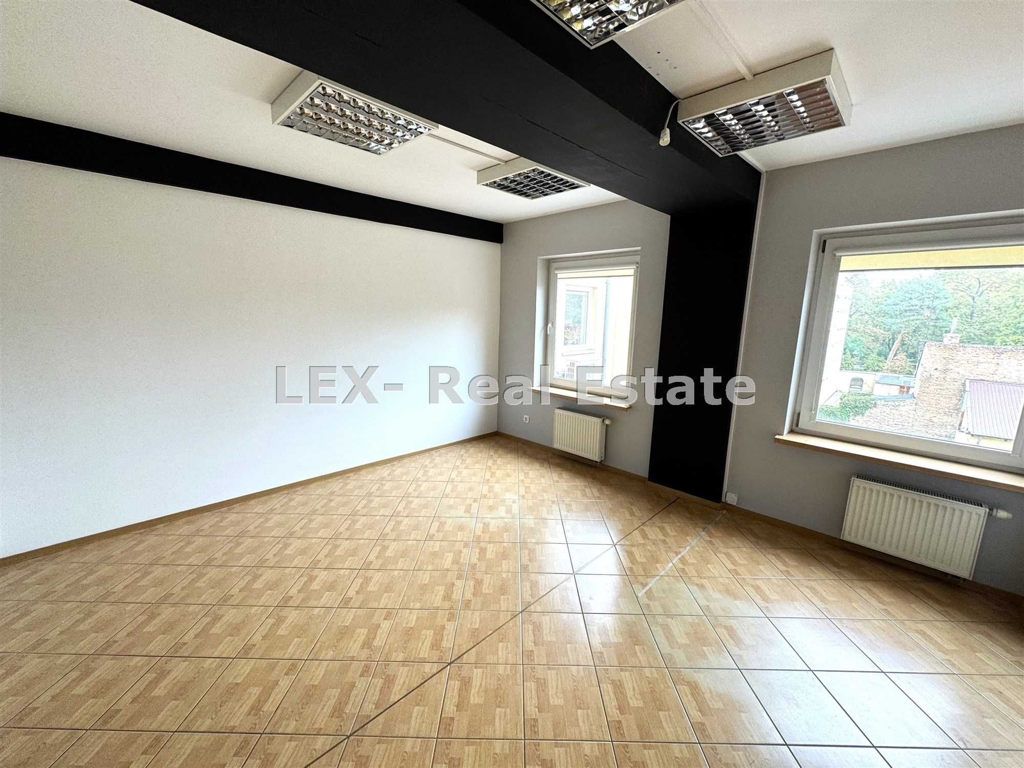 Do wynajęcia lokal biurowy 41 m2 w ścisłym centrum Pruszkowa.