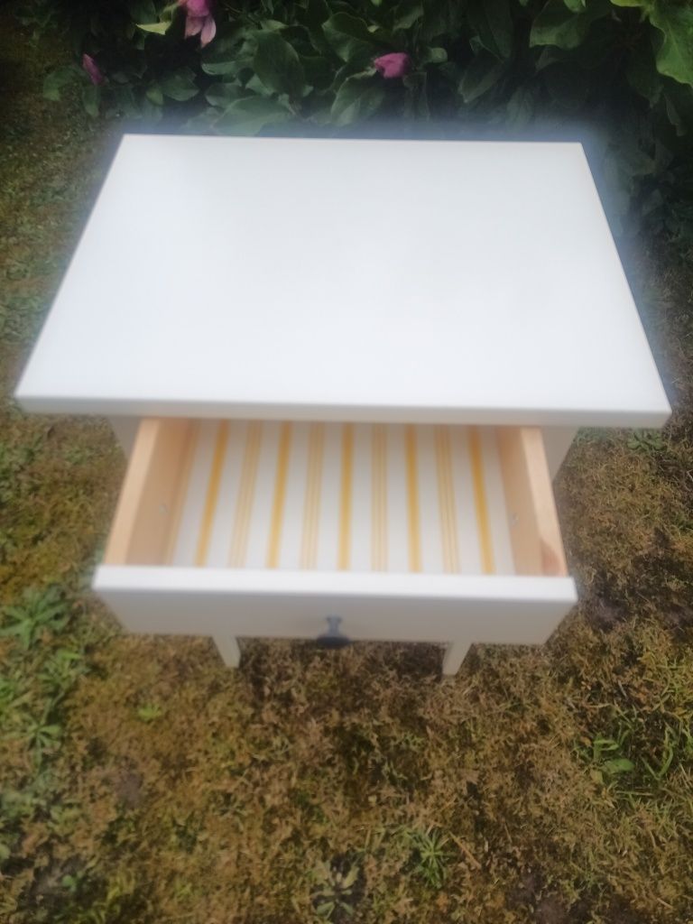 Szafka nocna biała Hemnes
