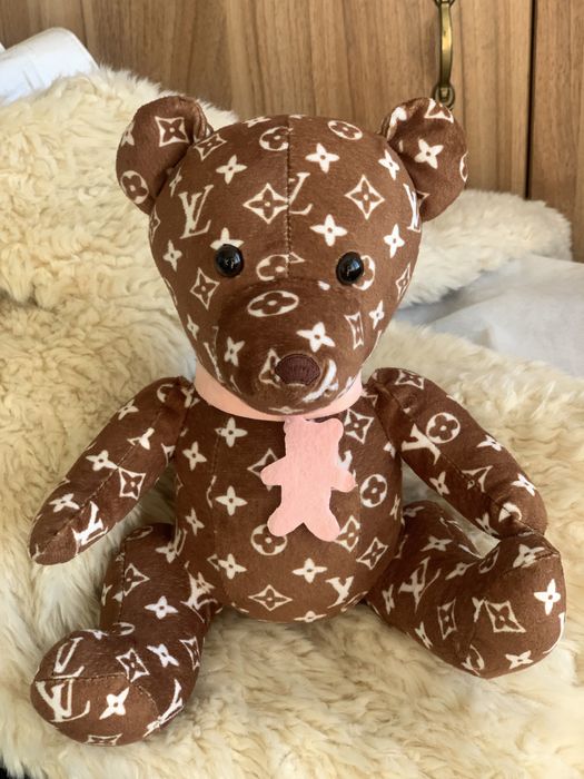 Ексклюзивні ведміді Louis Vuitton та Stone Island