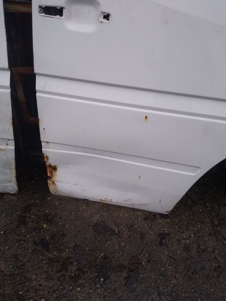 Drzwi przód prawe lewe Mercedes sprinter 00-06r