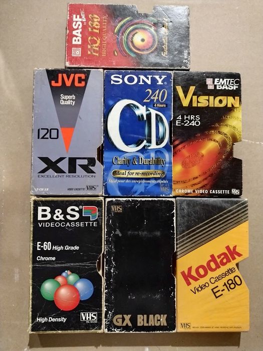 Pudełka na kasety vhs  klasyczne i  papierowe
