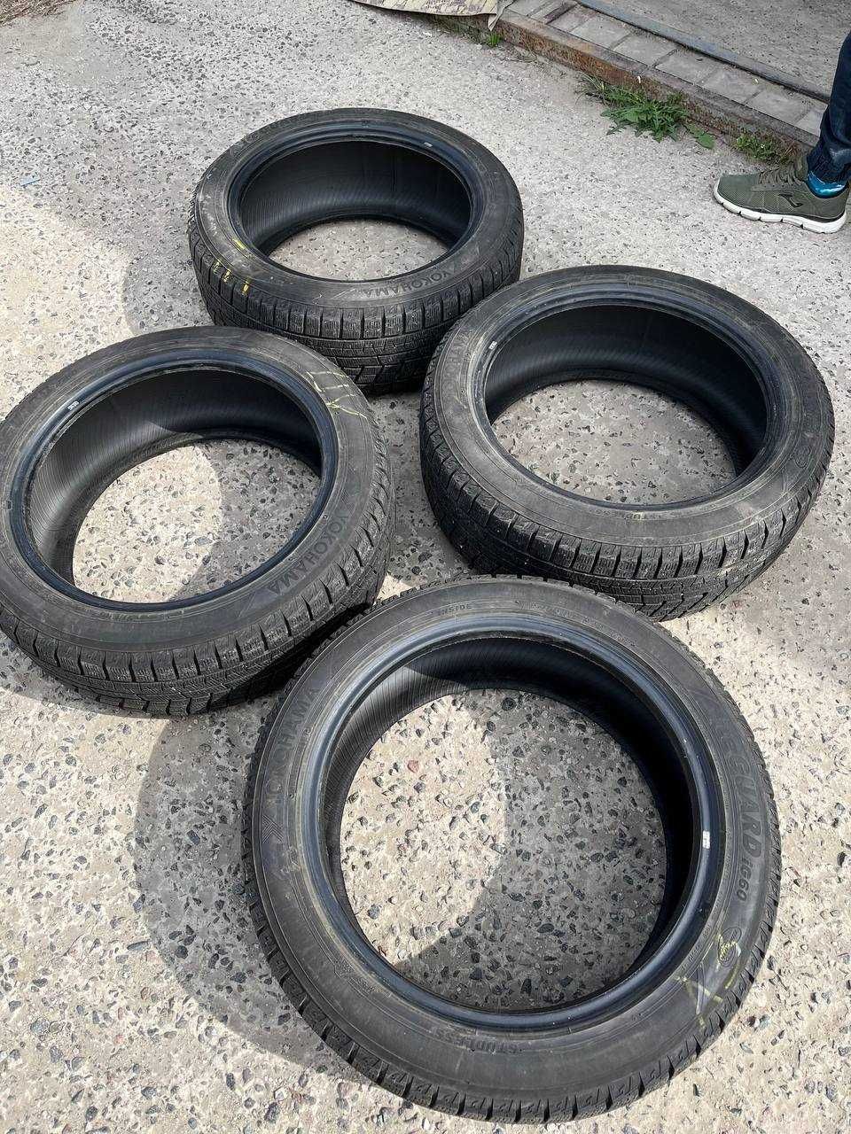 Продам зимові шини Yokohama IceGUARD iG60 215/50 R18 92Q