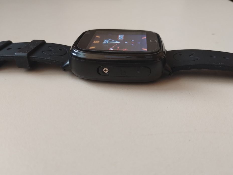 Дитячий смарт-годинник AmiGo GO 0001