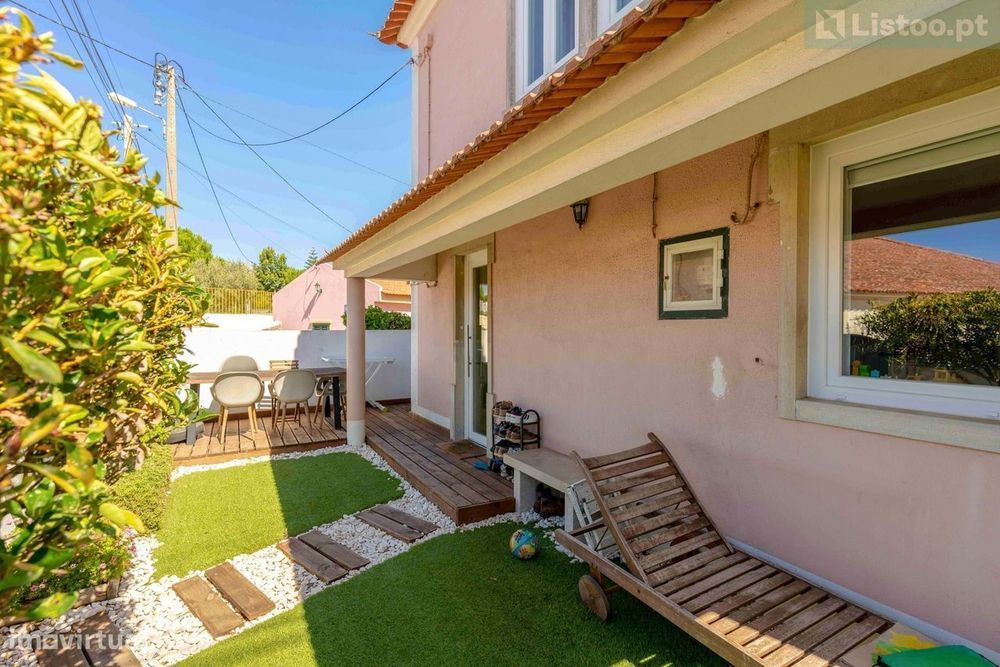 Moradia T3 renovada, na Várzea de Sintra