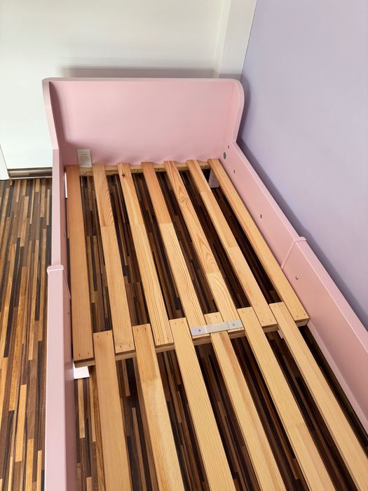 Łóżko dziecięce kolor różowy