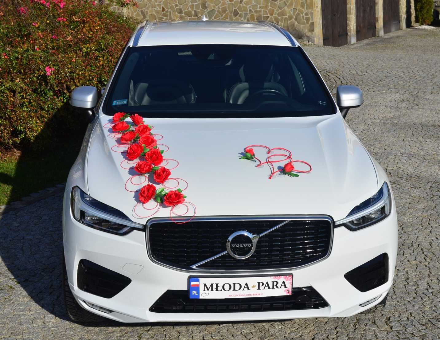 Piękna czerwona ozdoba dekoracja na auto do ślubu.POLECAMY 320