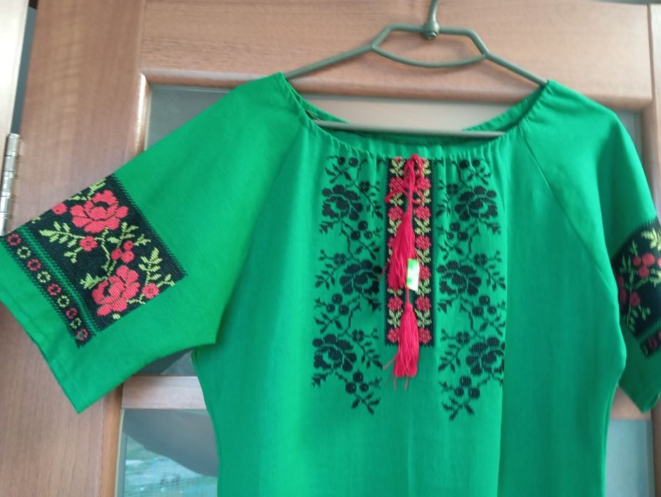 Жіноча сукня вишиванка