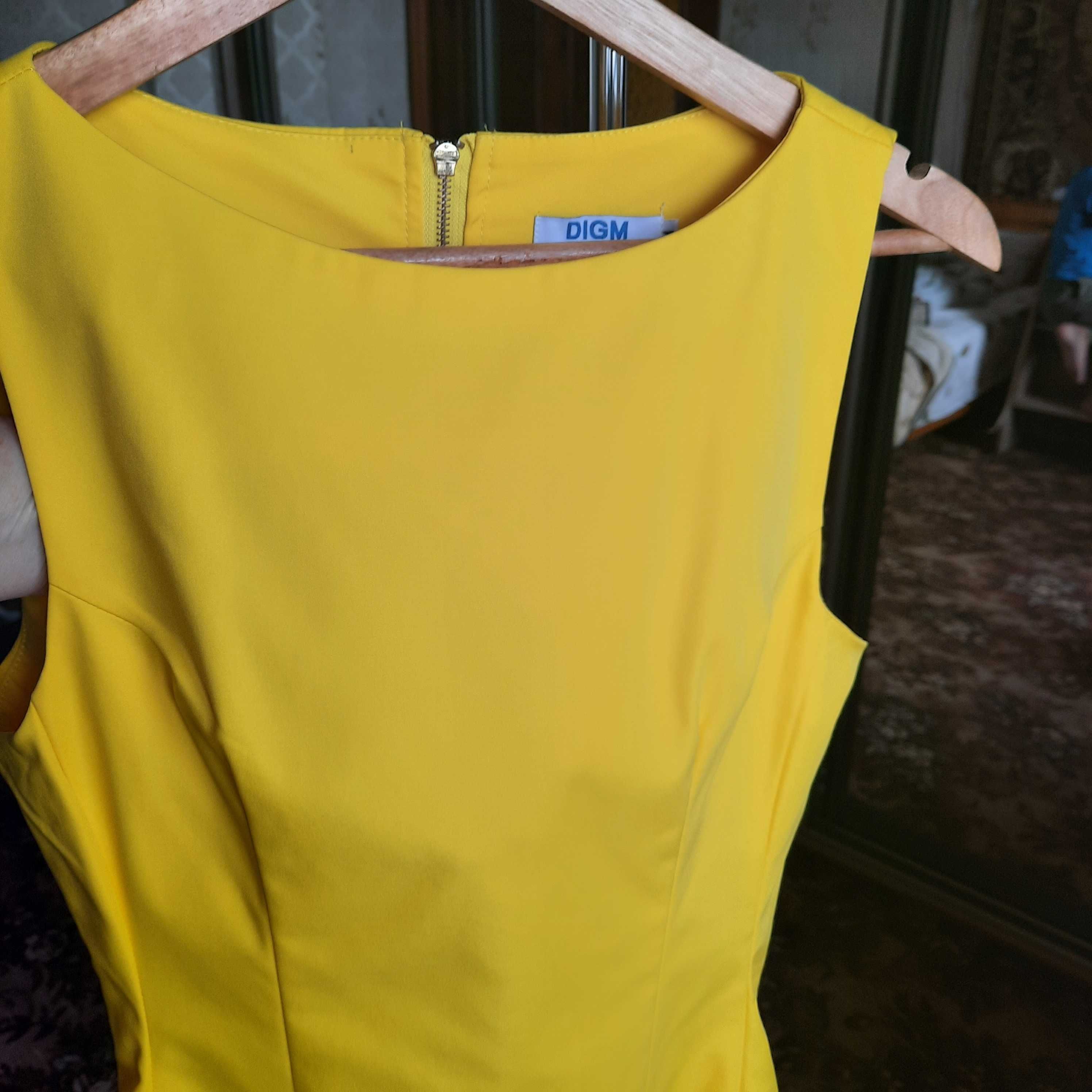 Платье женское жёлтое s. Сукня жіноча жовта.