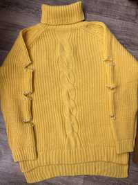 Вʼязаний светер з декоративними рукавами