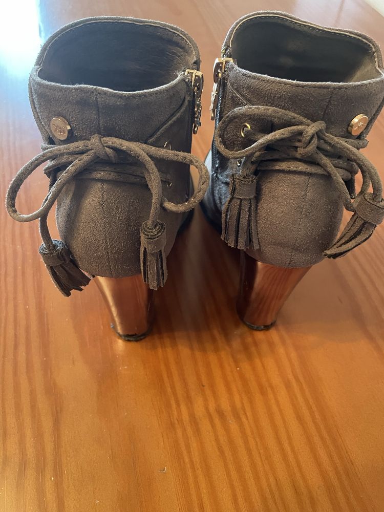 Botas numero 39, esrado novo