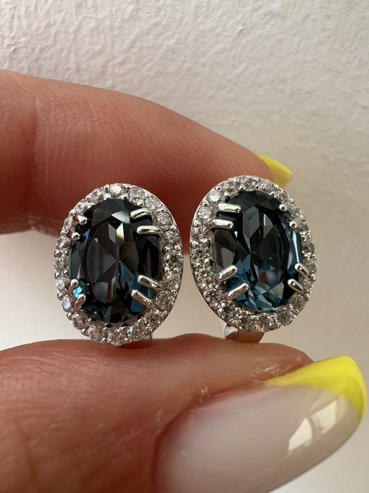 Супер красивые золотые серьги с топазом