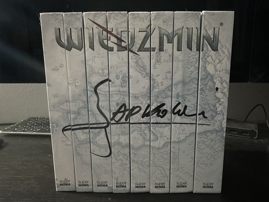 Wiedzmin - Limitowana Biała Edycja Tomy 1-8