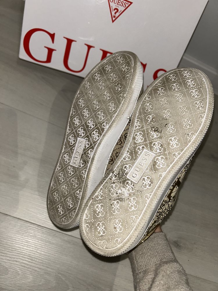 Sneakersy Guess zlote