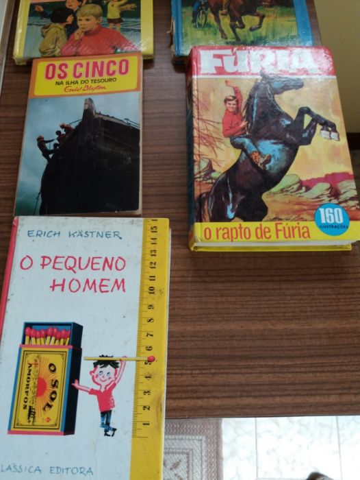 "Os Sete", "Emílio e os Gémeos", "O pequeno homem"