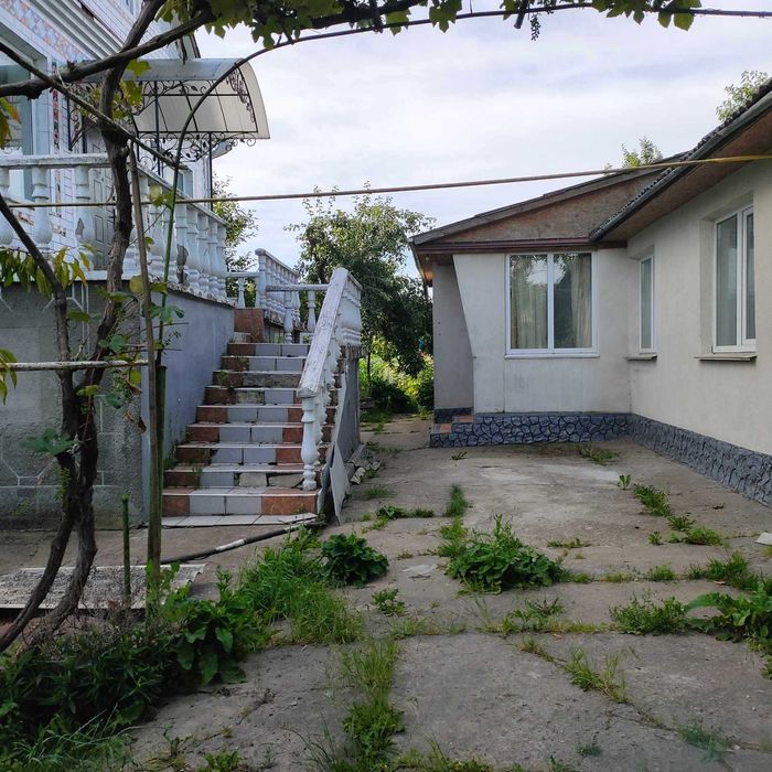 Продається будинок м . Дунаївці будинок + літня кухня.