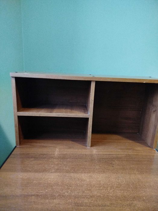 Стіл письмовий з поличками