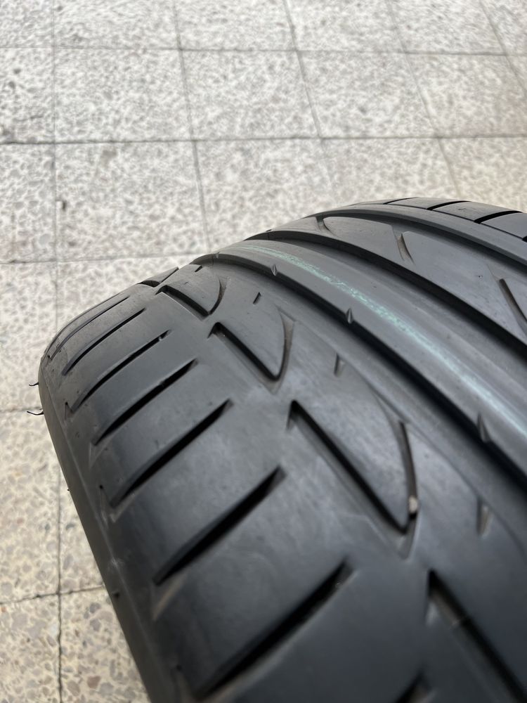 Pneus semi-novos 255/35R19