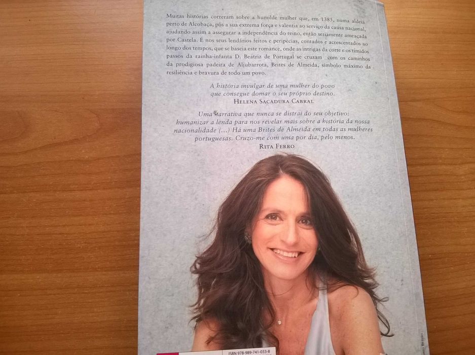 Padeira de Aljubarrota (1.ª ed. autograf.) - Maria João L de Carvalho