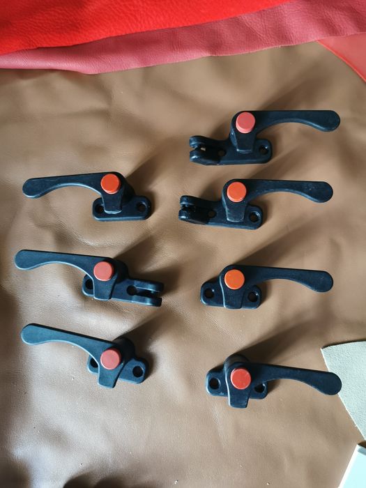 Fechos com tranca para janelas de autocaravana