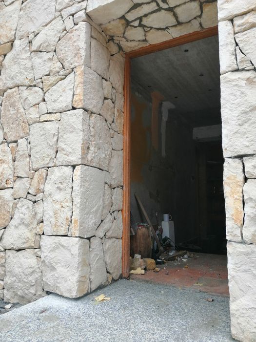 Usługi kamieniarskie ogrodzenia, murki, schody, elewacje z kamienia