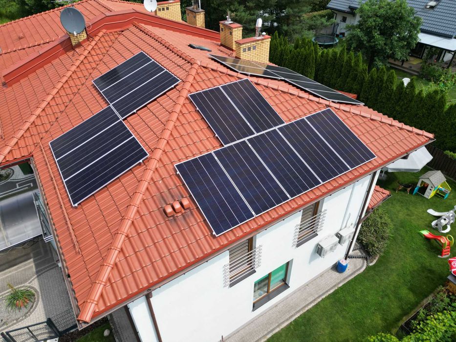 Instalacja fotowoltaiczna 12kWp + magazyn 48kWh + turbina wiatrowa 6kW