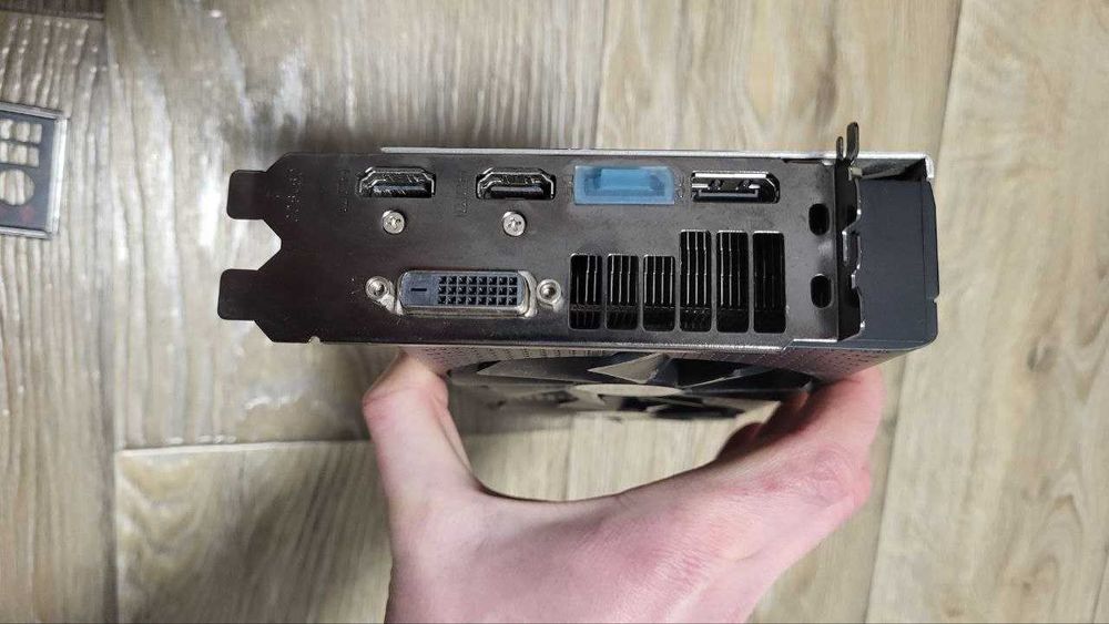 Видеокарта Shaphire RX570 4gb ddr4 256bit