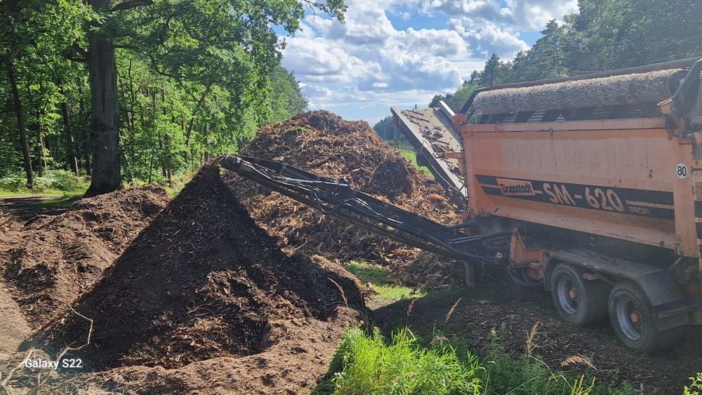 Mielenie korzeni ,palet ,odpadów zielonych , karczowanie terenów