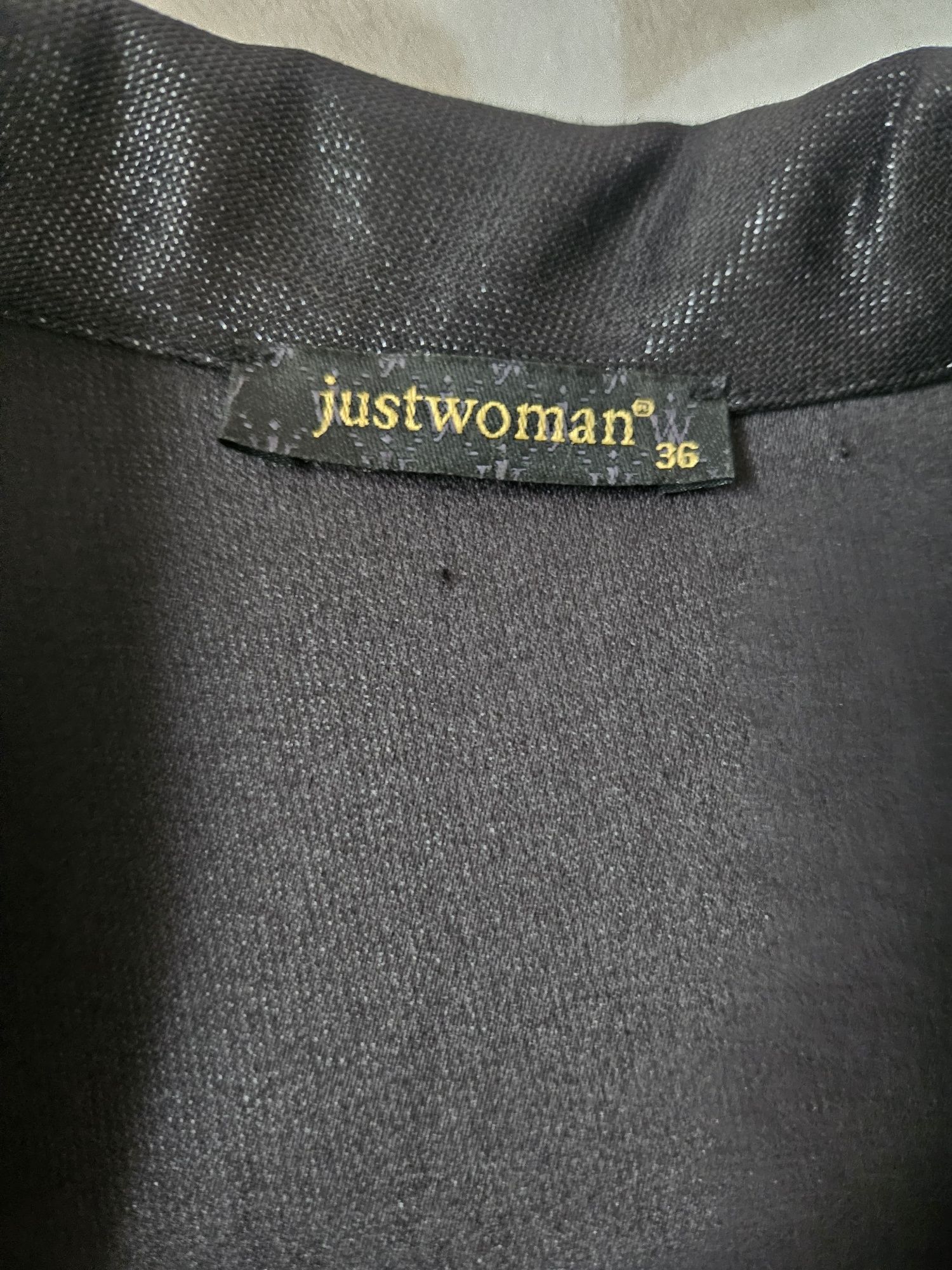 Красиве плаття, фірми Just Woman