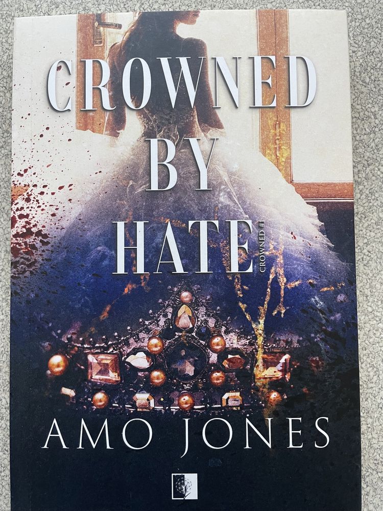 Amo Jones Crowned by Hate