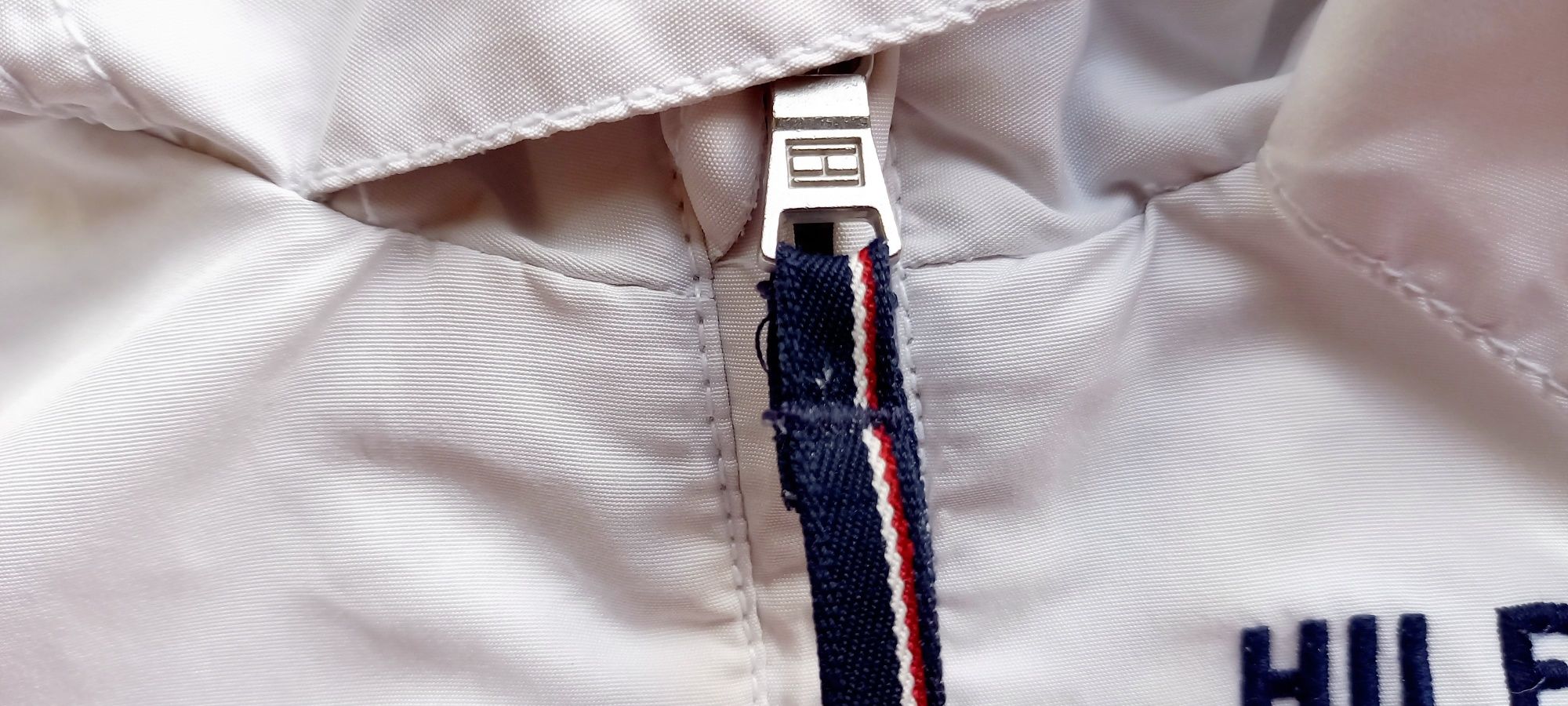 Tommy Hilfiger, rewelacyjna kurtka wiatrówka, roz 80cm.