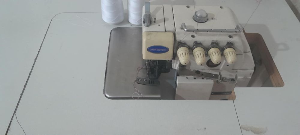 Maszyna owerlok do szycia