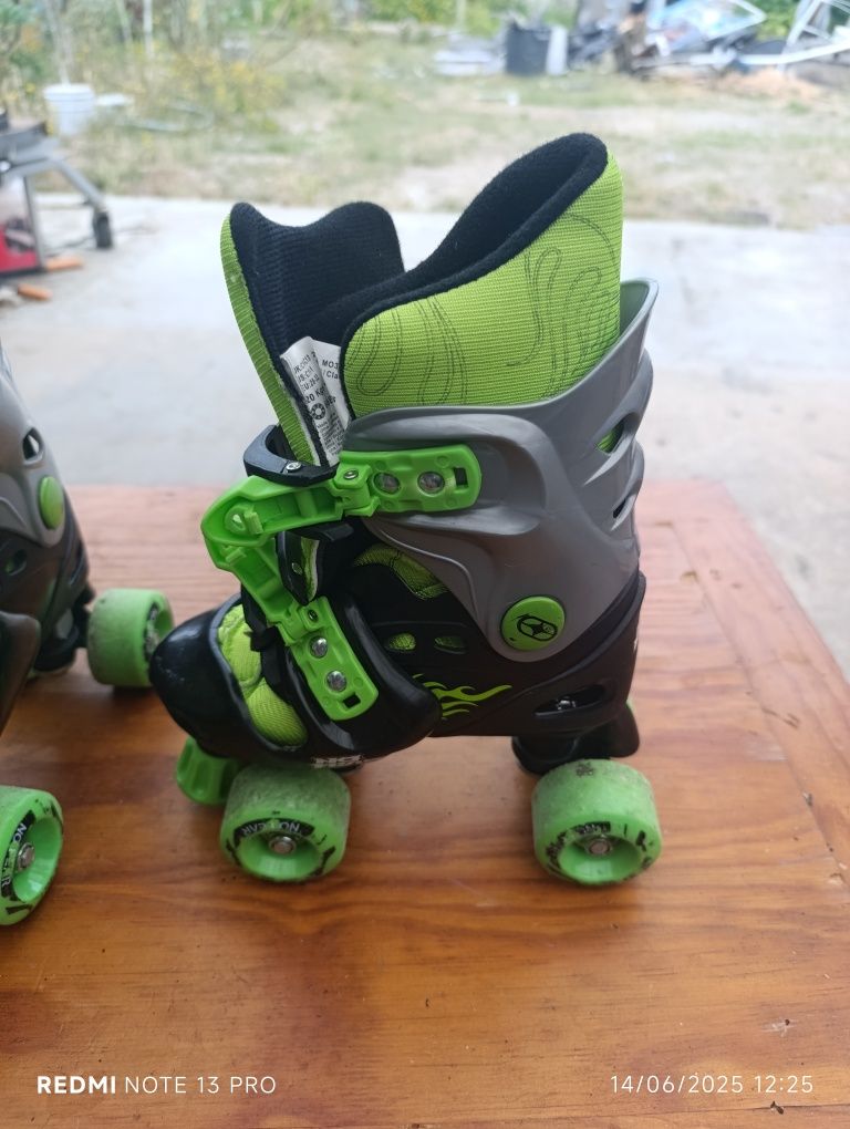 Patins de criança ajustável do 28-32