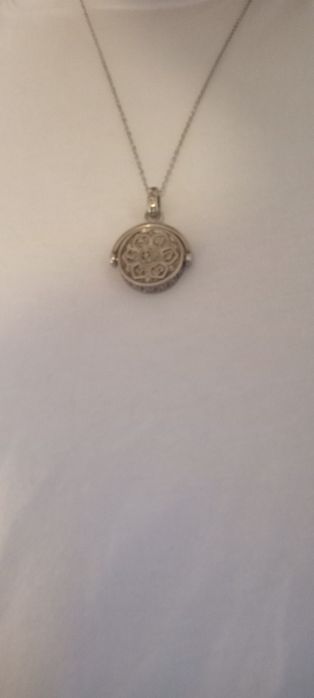 Fio de prata 925 com pendente budista mandalas.