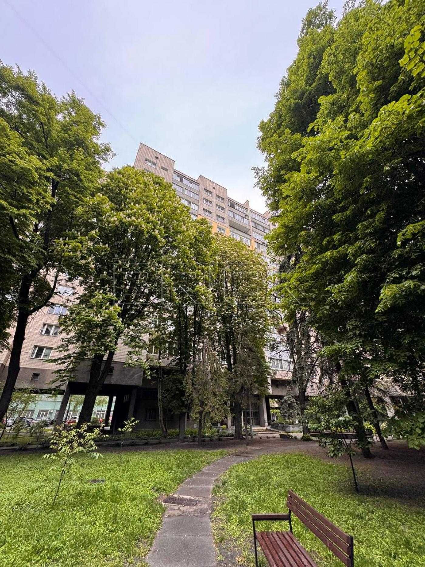Продаж 2-к квартири / вул. Суворова 11 / 135 000 USD / 62м2