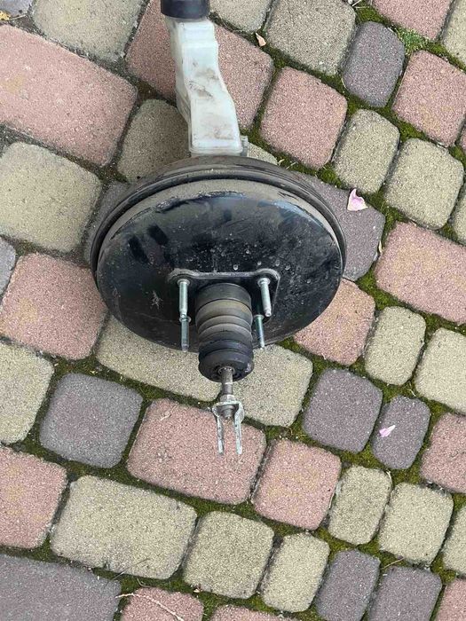 Головний циліндр Toyota Camry 40 2.4 2008р