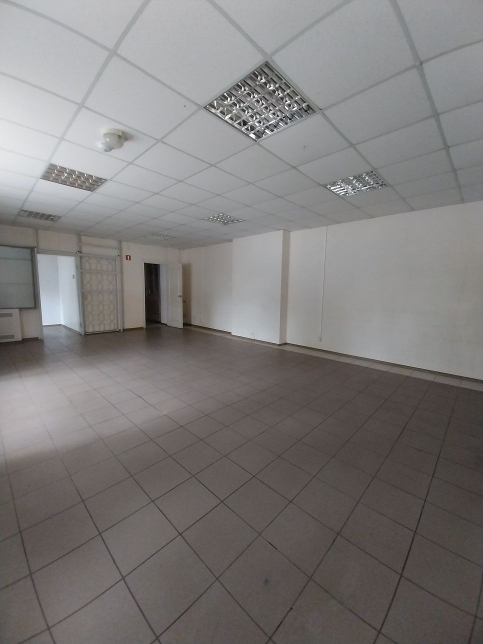 Продаж  приміщення, 40 кв.район центрального ринку.