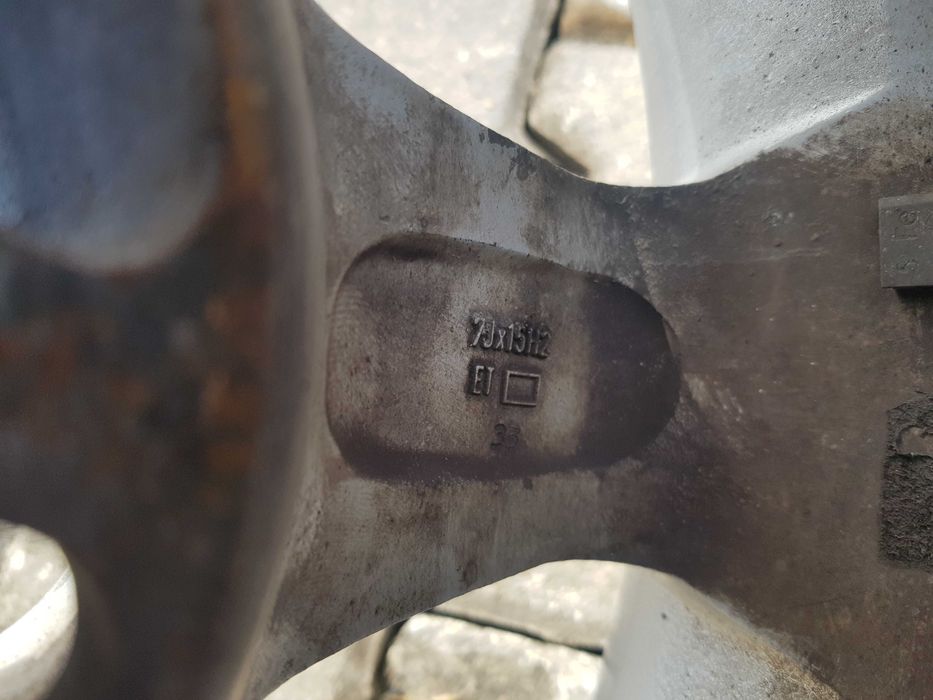 Felgi Aluminiowe Alu Alufelgi 4x108 15 7J ET 35 Audi 80