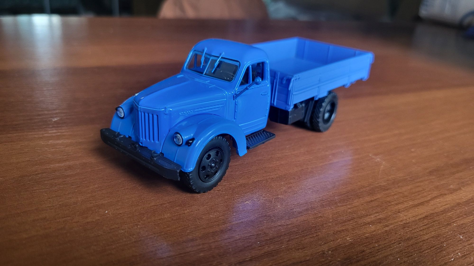 Коллекционная модель 1:43