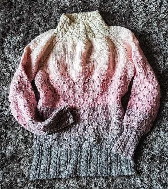 Ręcznie dziergany golf z koralikami rozmiar S/M stan idealny