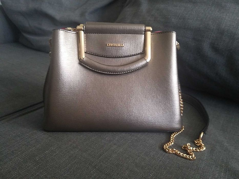 Torebka Kriste Bell na łańcuszku