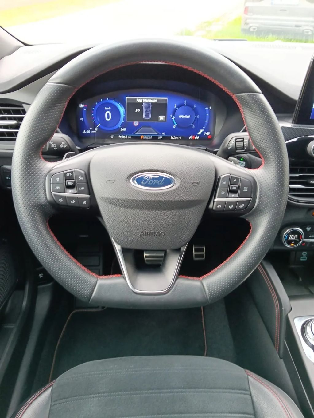 Ford Kuga ST- Line X 4x4 - Sport, Styl, Moc i Wygoda w Jednym