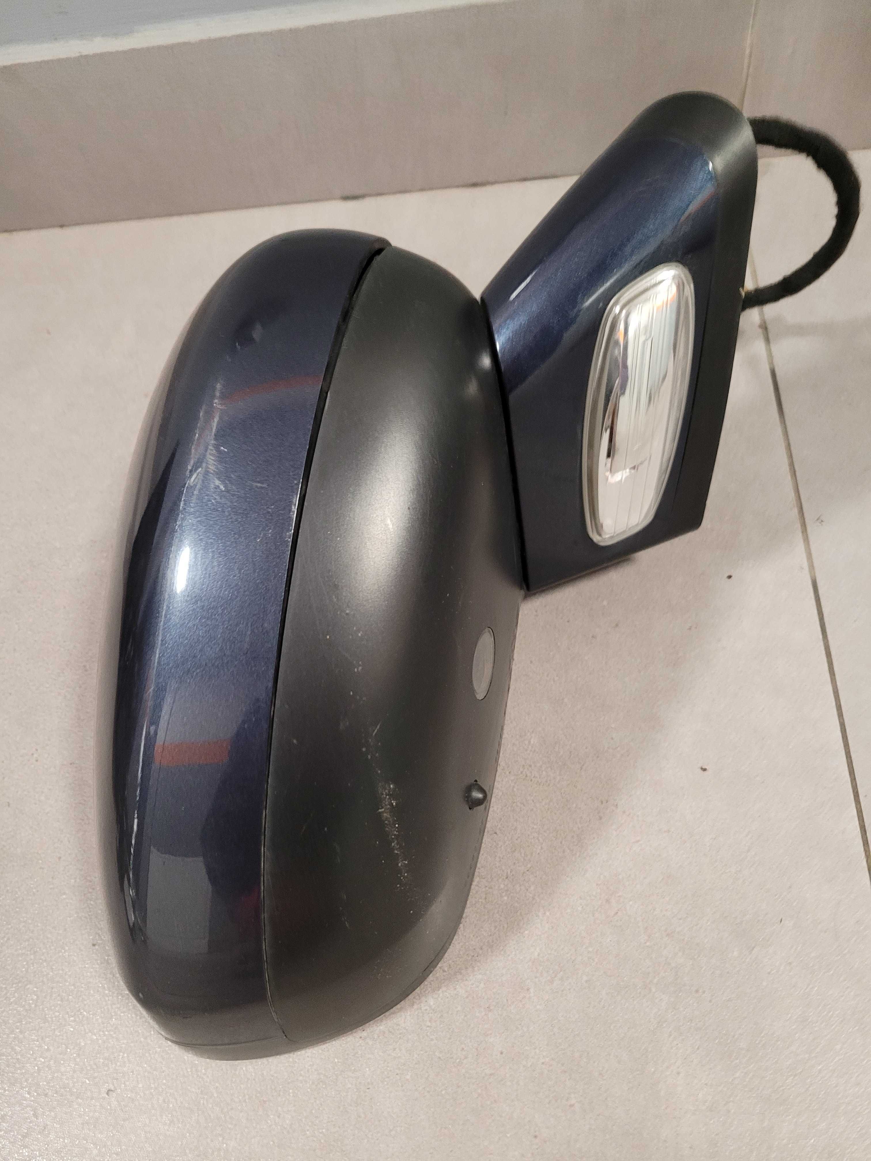 Lusterko prawe Citroen C4 II B7  kod lakieru KGN z kierunkowskazem