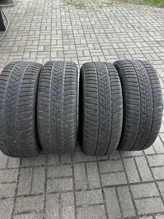 Opony zimowe  Pirelli Sottozero 3    215/50/18