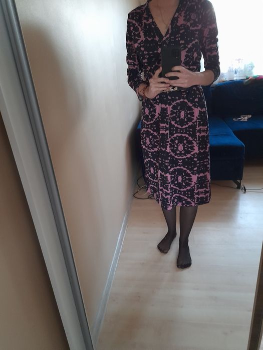 Sukienka midi czarno-różowa