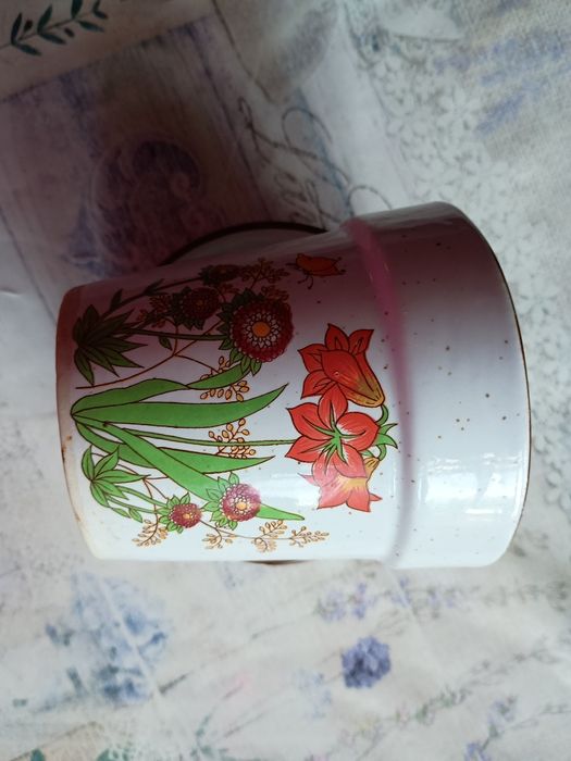 Вазон для квітів з квітковим малюнком