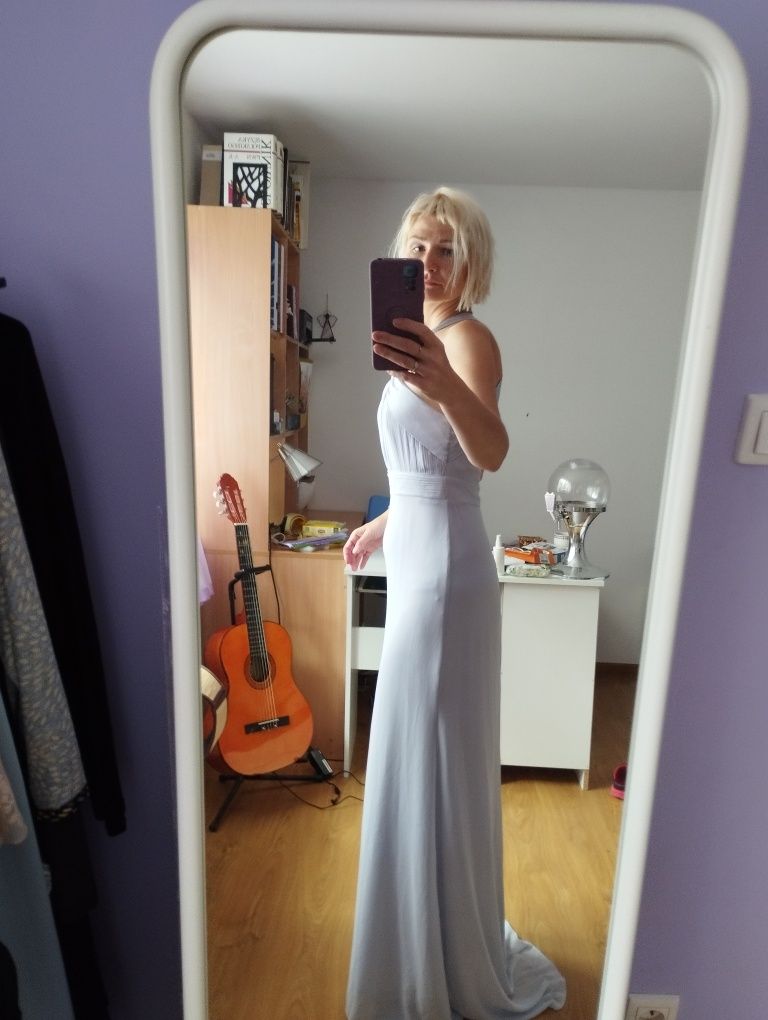 Piękna długa elegancka suknia 40