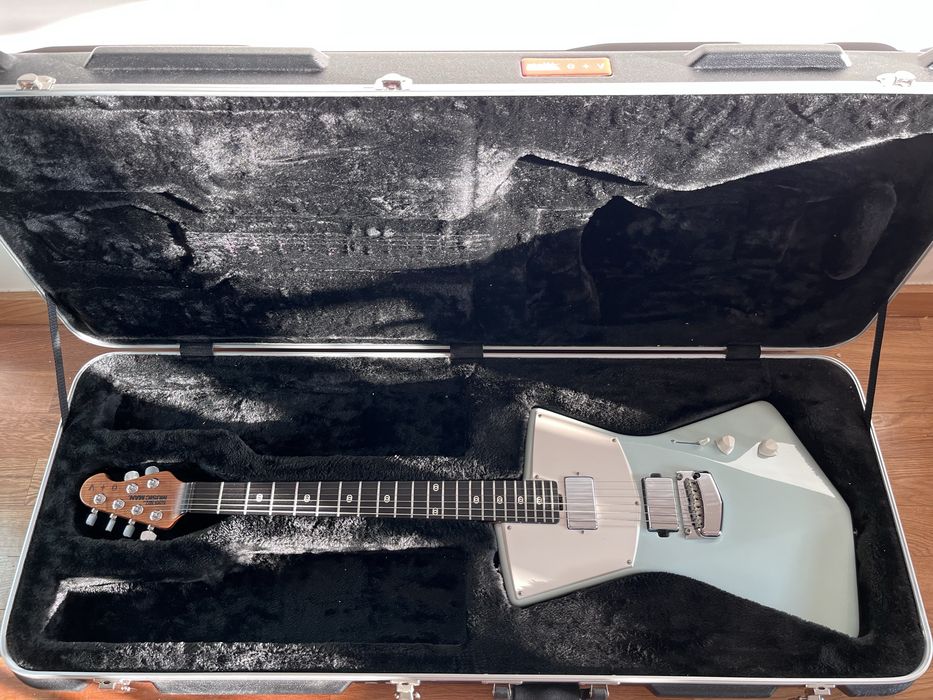 Ernie Ball Music Man St. Vincent HH